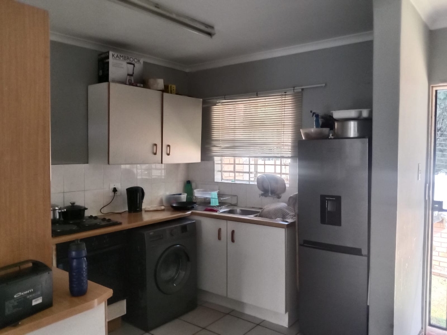 To Let 2 Bedroom Property for Rent in Erasmuskloof Gauteng