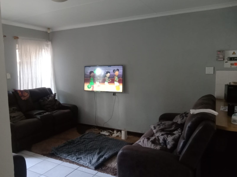 To Let 2 Bedroom Property for Rent in Erasmuskloof Gauteng