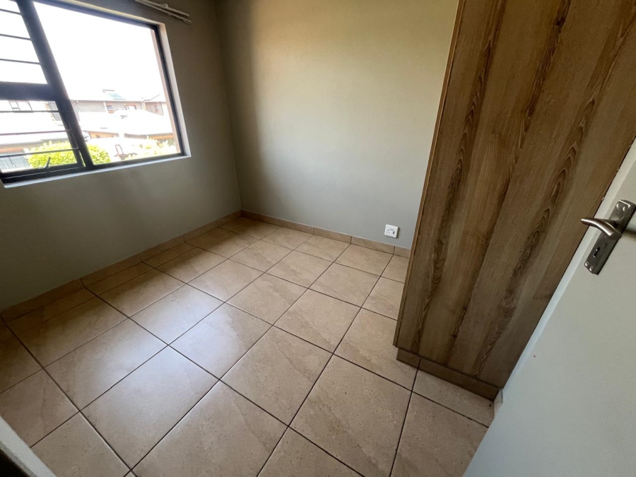 3 Bedroom Property for Sale in Albertsdal Gauteng