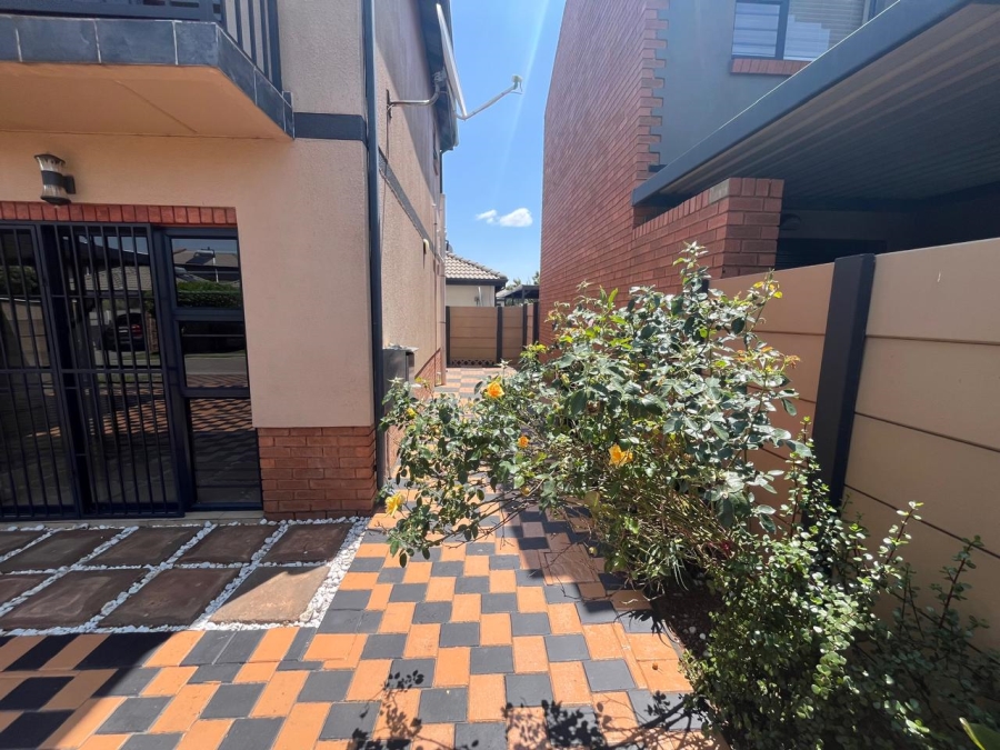 3 Bedroom Property for Sale in Albertsdal Gauteng