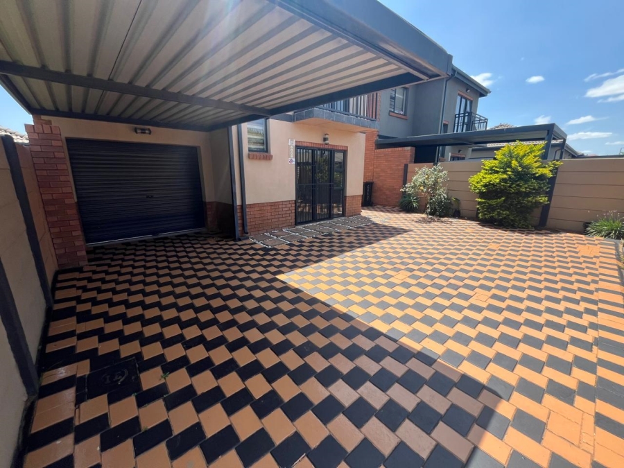 3 Bedroom Property for Sale in Albertsdal Gauteng