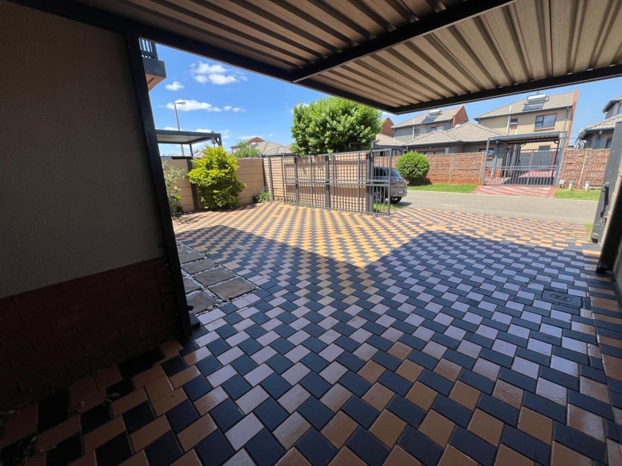 3 Bedroom Property for Sale in Albertsdal Gauteng