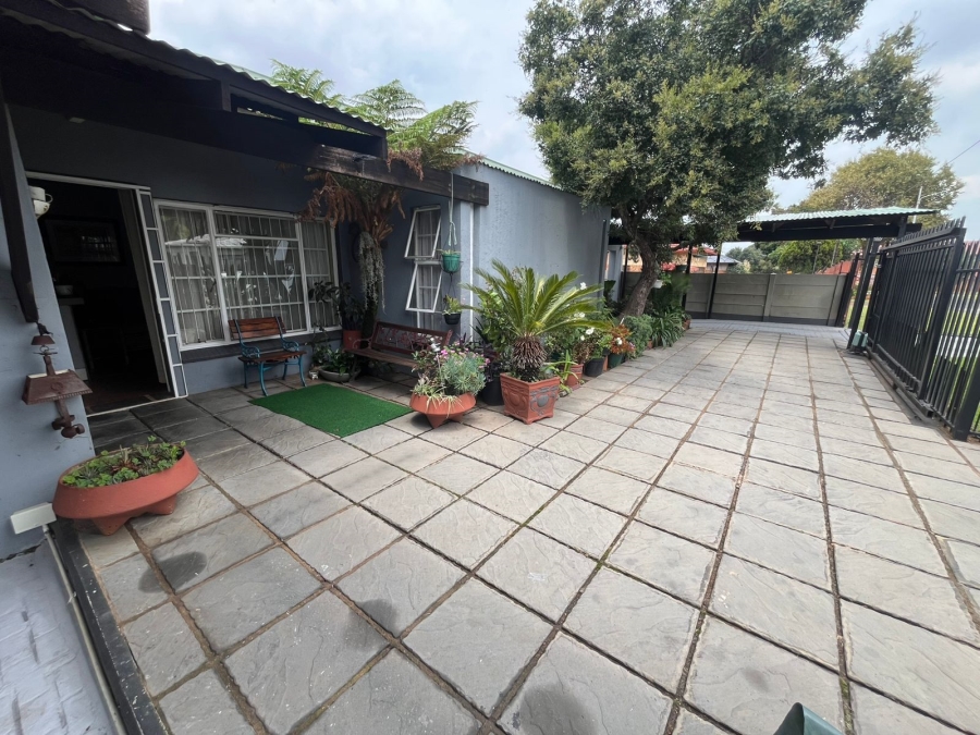 4 Bedroom Property for Sale in Florentia Gauteng