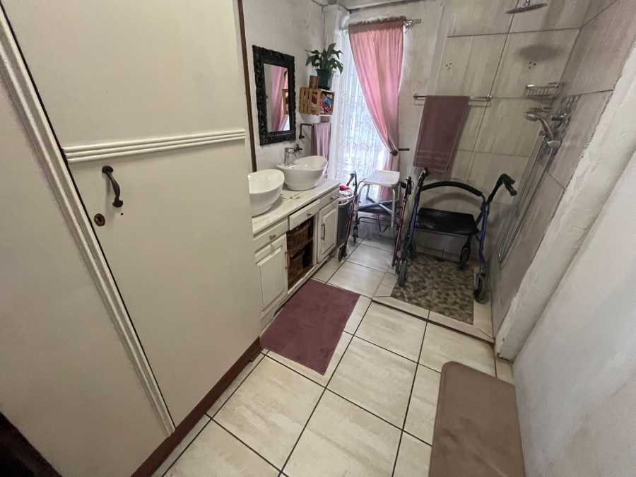 4 Bedroom Property for Sale in Florentia Gauteng