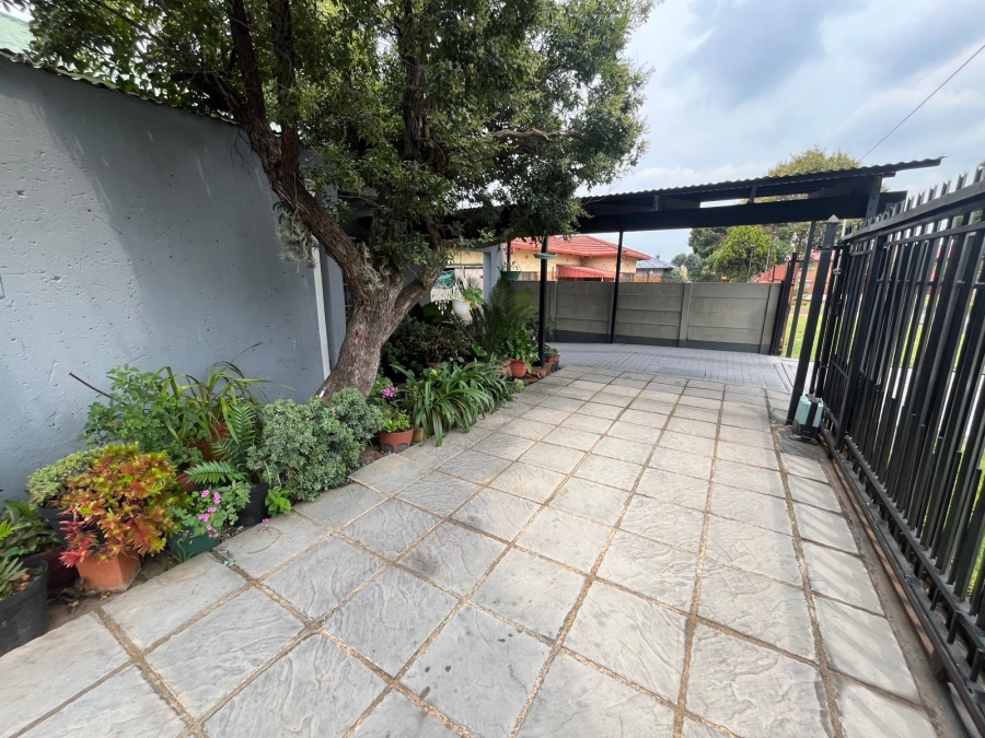 4 Bedroom Property for Sale in Florentia Gauteng