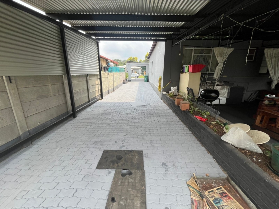 4 Bedroom Property for Sale in Florentia Gauteng