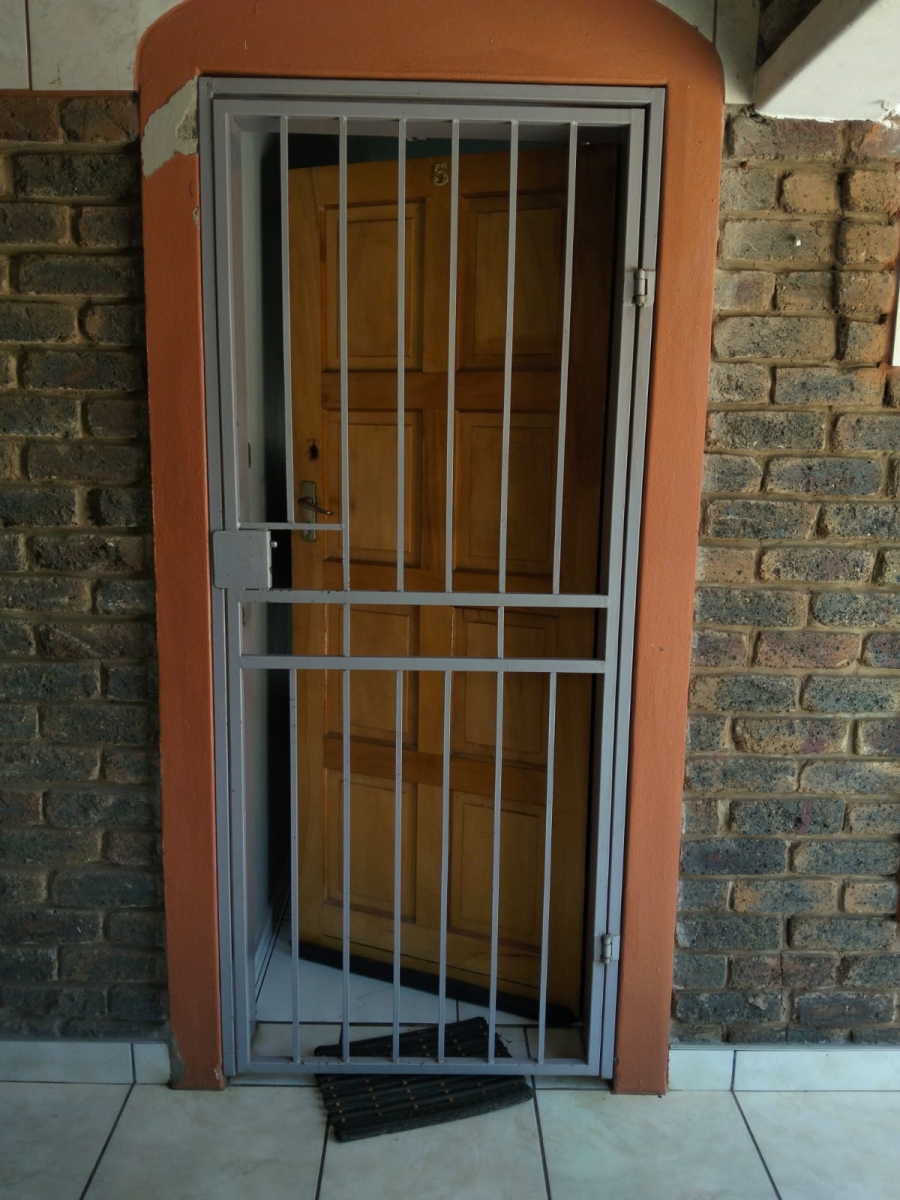 To Let 3 Bedroom Property for Rent in Erasmia Gauteng