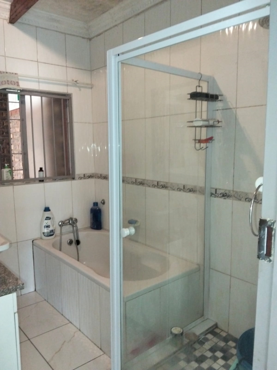 To Let 3 Bedroom Property for Rent in Erasmia Gauteng
