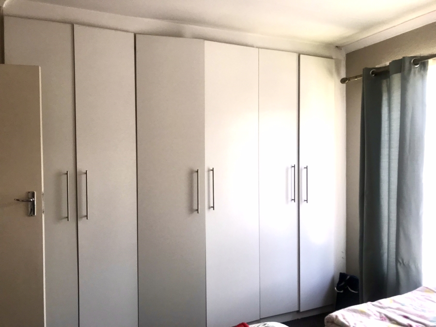 2 Bedroom Property for Sale in Lakefield Gauteng