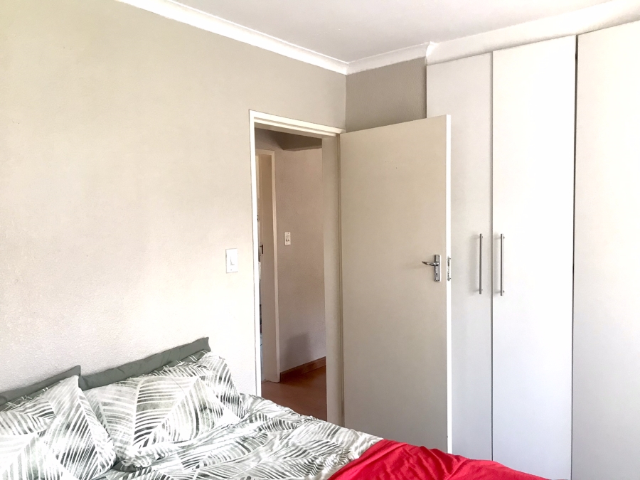 2 Bedroom Property for Sale in Lakefield Gauteng