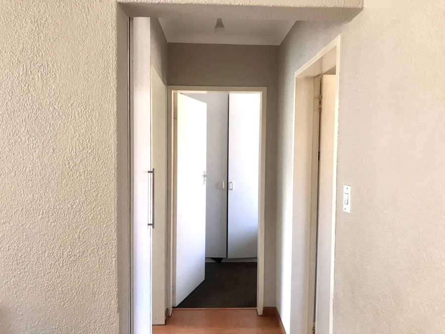 2 Bedroom Property for Sale in Lakefield Gauteng