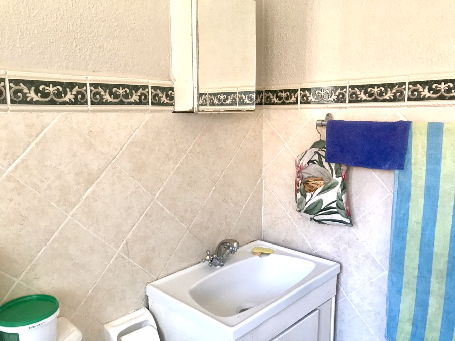 2 Bedroom Property for Sale in Lakefield Gauteng