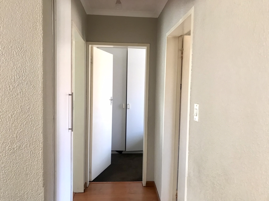 2 Bedroom Property for Sale in Lakefield Gauteng