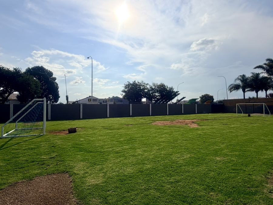 2 Bedroom Property for Sale in Lakefield Gauteng