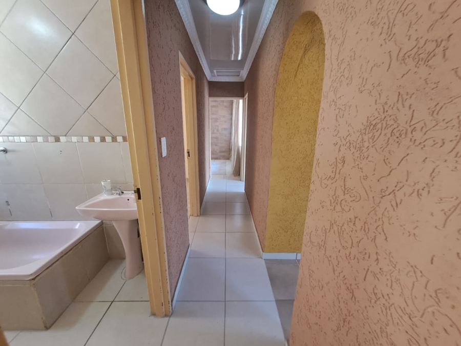 3 Bedroom Property for Sale in Shalimar Ridge Gauteng
