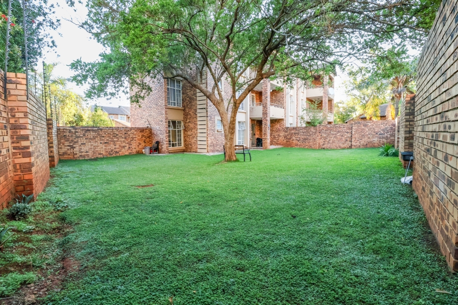 2 Bedroom Property for Sale in Die Hoewes Gauteng