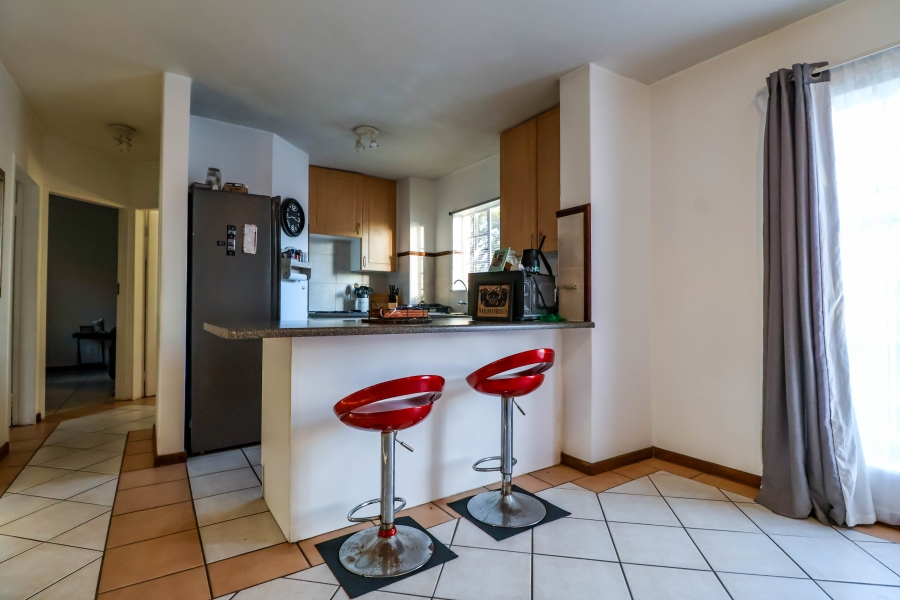 2 Bedroom Property for Sale in Die Hoewes Gauteng