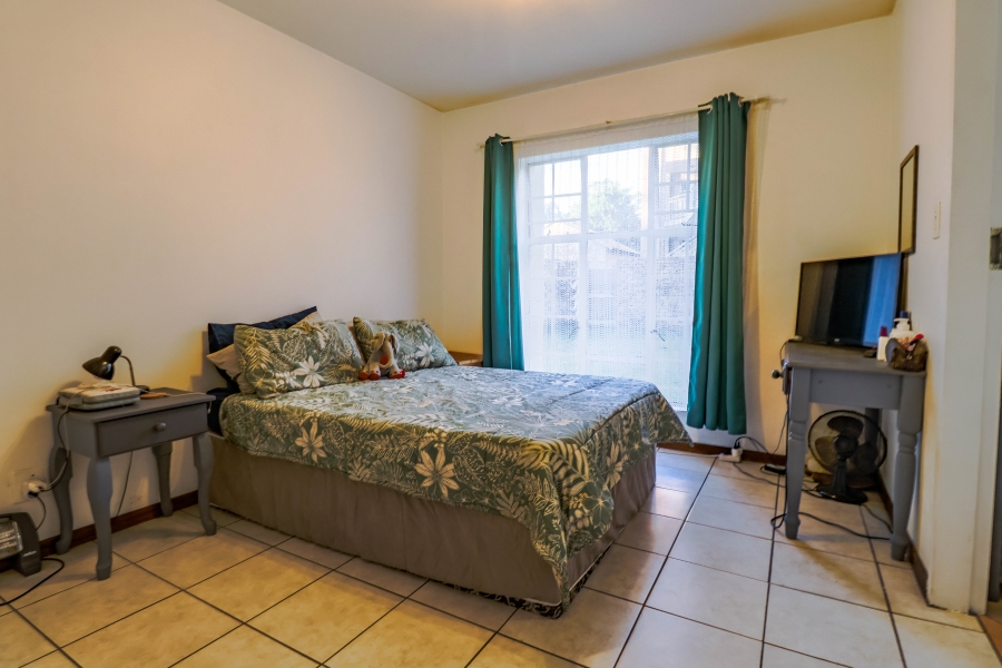 2 Bedroom Property for Sale in Die Hoewes Gauteng