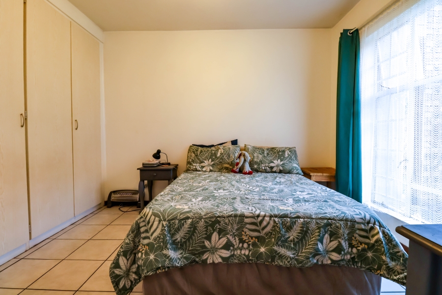 2 Bedroom Property for Sale in Die Hoewes Gauteng