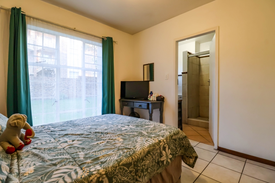 2 Bedroom Property for Sale in Die Hoewes Gauteng