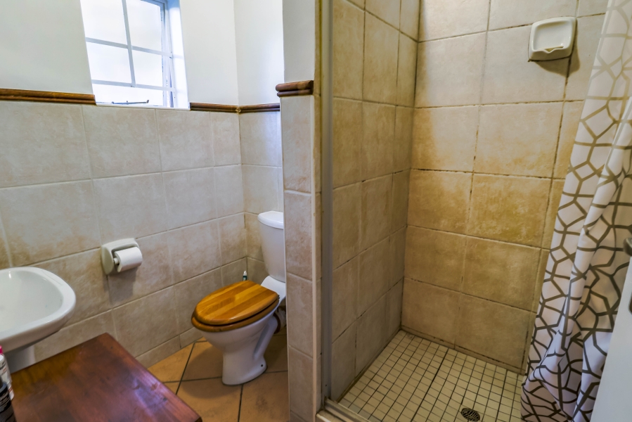 2 Bedroom Property for Sale in Die Hoewes Gauteng