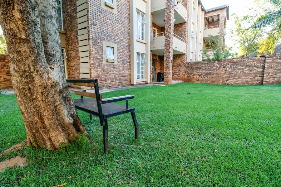 2 Bedroom Property for Sale in Die Hoewes Gauteng