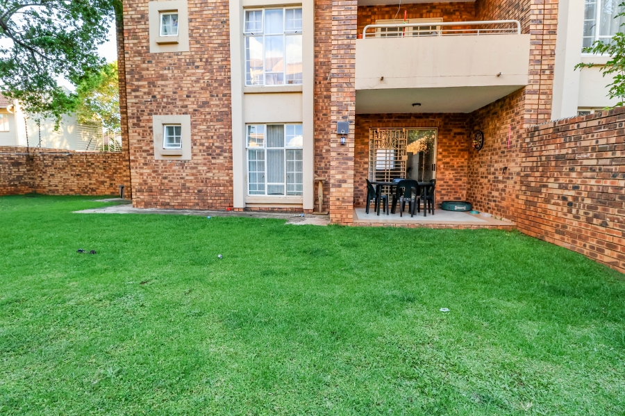 2 Bedroom Property for Sale in Die Hoewes Gauteng