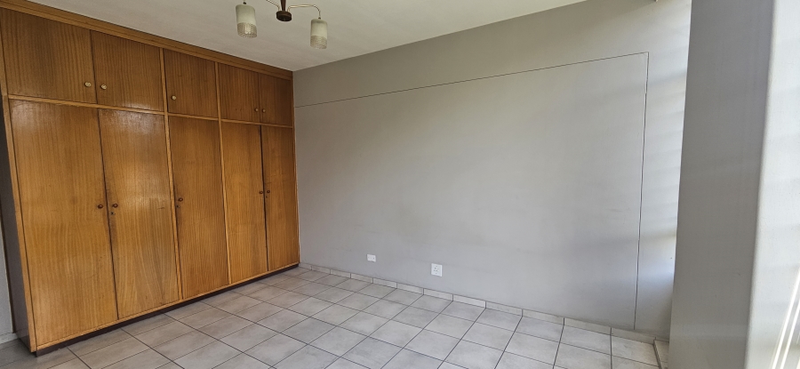 2 Bedroom Property for Sale in South Crest Gauteng
