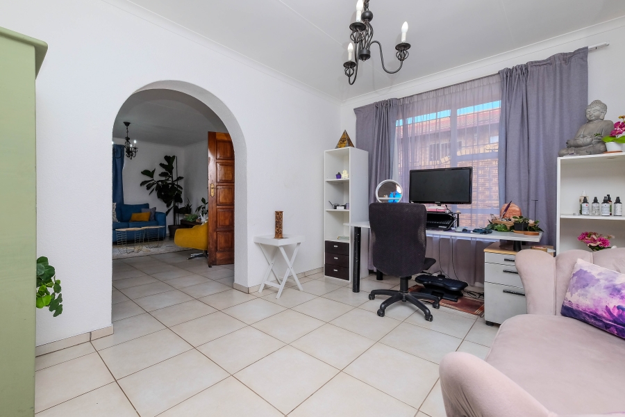 3 Bedroom Property for Sale in Roodekrans Gauteng