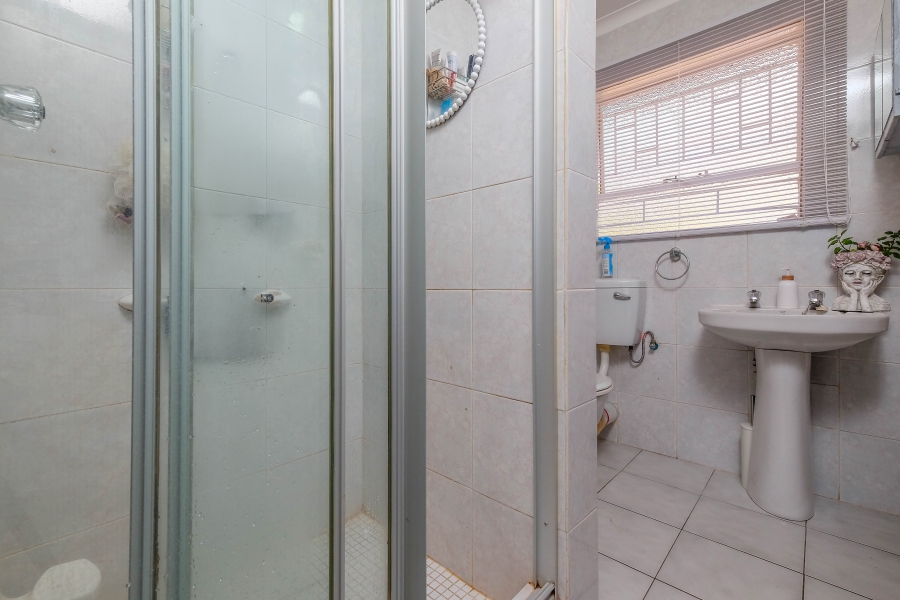 3 Bedroom Property for Sale in Roodekrans Gauteng