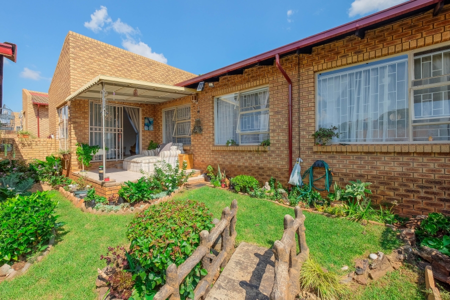 3 Bedroom Property for Sale in Roodekrans Gauteng