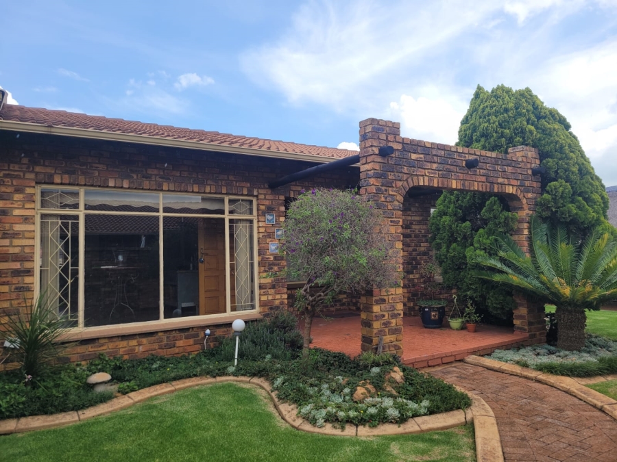 3 Bedroom Property for Sale in Rant En Dal Gauteng