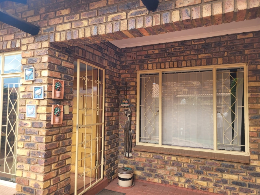 3 Bedroom Property for Sale in Rant En Dal Gauteng