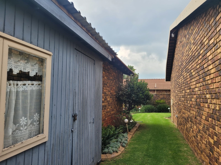 3 Bedroom Property for Sale in Rant En Dal Gauteng