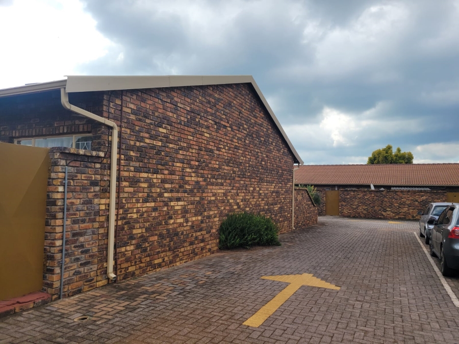 3 Bedroom Property for Sale in Rant En Dal Gauteng
