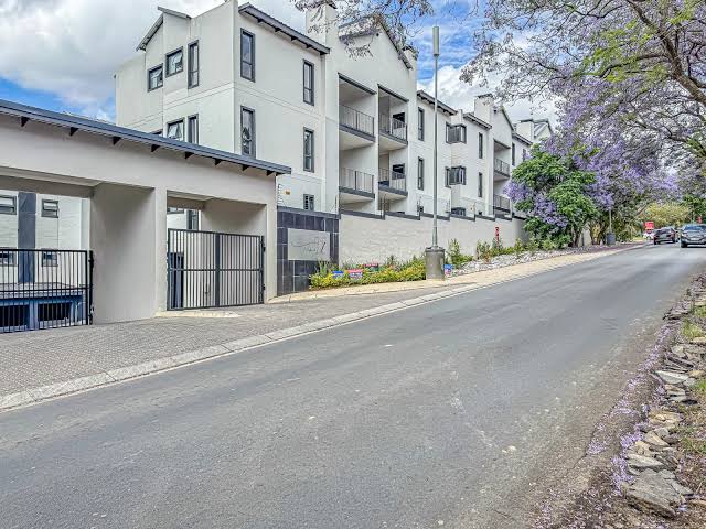 To Let 2 Bedroom Property for Rent in Bryanston Gauteng