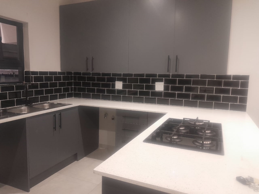 To Let 2 Bedroom Property for Rent in Bryanston Gauteng