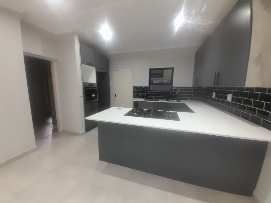 To Let 2 Bedroom Property for Rent in Bryanston Gauteng