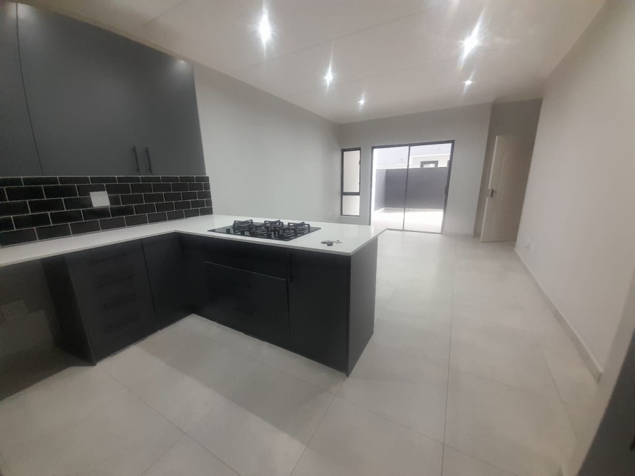 To Let 2 Bedroom Property for Rent in Bryanston Gauteng