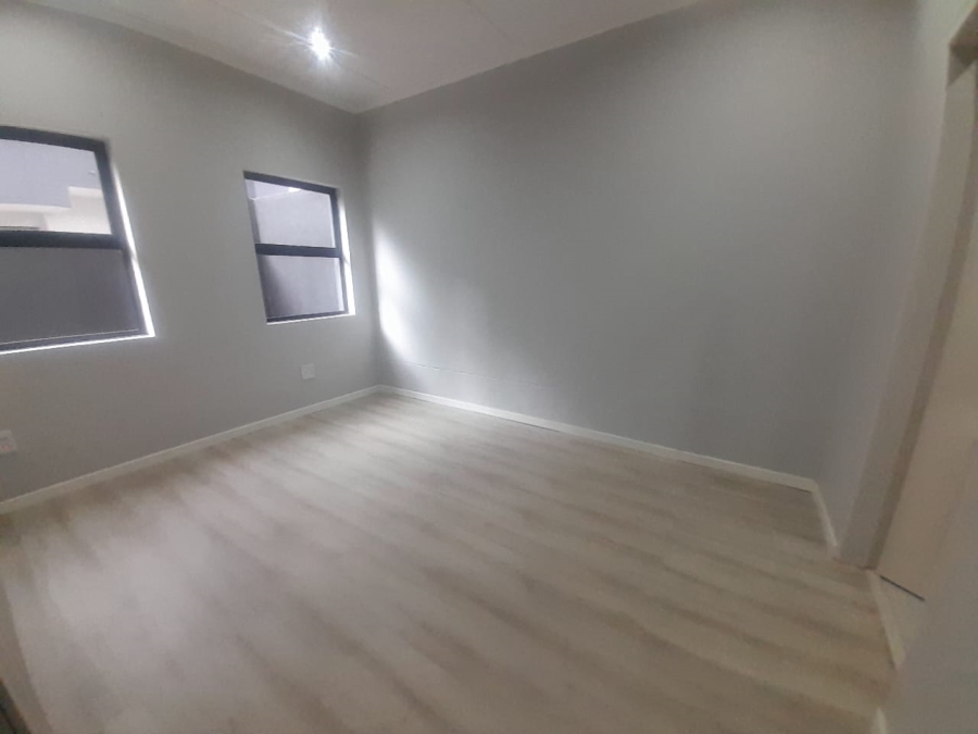 To Let 2 Bedroom Property for Rent in Bryanston Gauteng