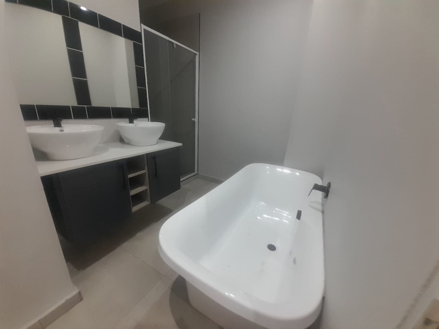 To Let 2 Bedroom Property for Rent in Bryanston Gauteng