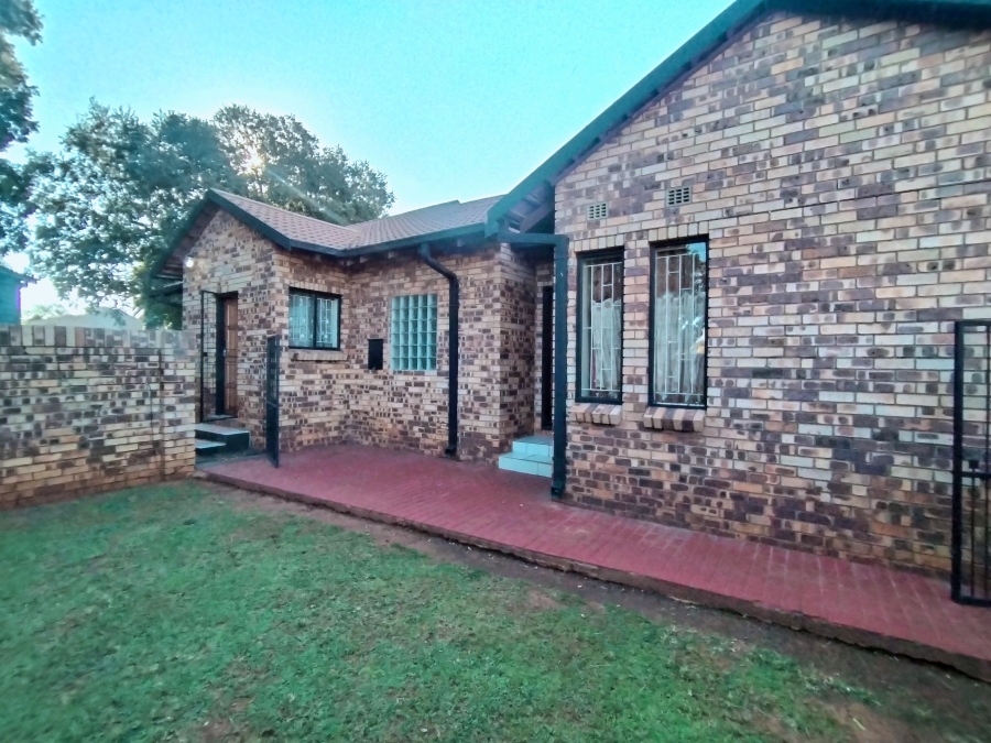 To Let 3 Bedroom Property for Rent in Dersley Gauteng