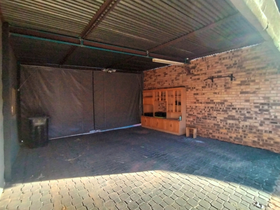 To Let 3 Bedroom Property for Rent in Dersley Gauteng
