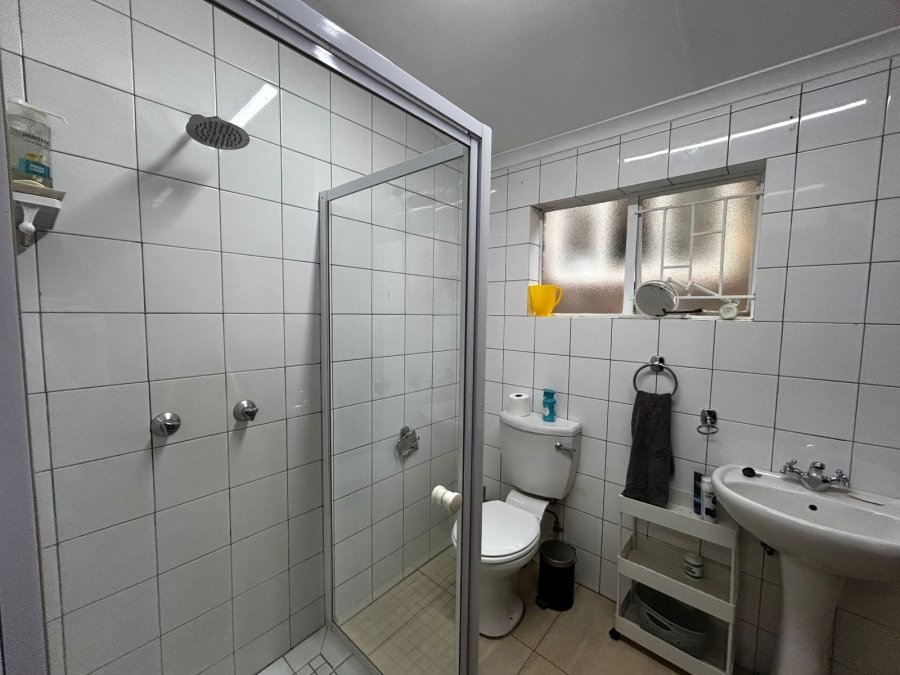 To Let 3 Bedroom Property for Rent in Waverley Gauteng