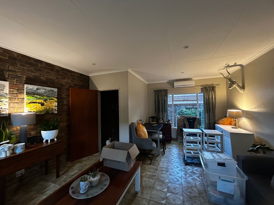 To Let 3 Bedroom Property for Rent in Waverley Gauteng