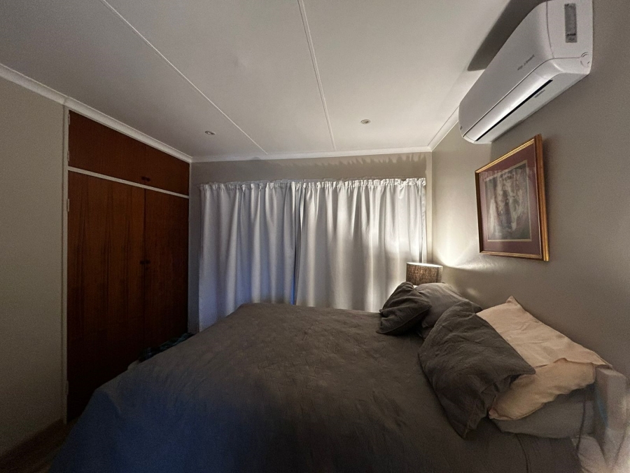 To Let 3 Bedroom Property for Rent in Waverley Gauteng