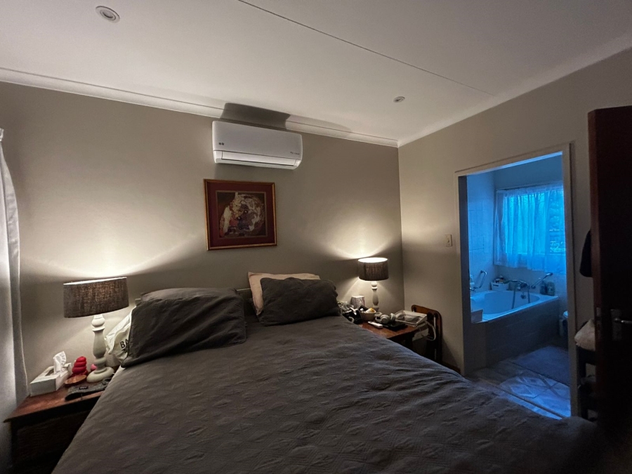 To Let 3 Bedroom Property for Rent in Waverley Gauteng