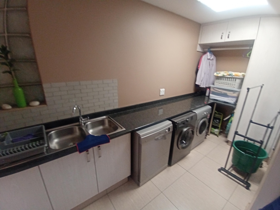 4 Bedroom Property for Sale in Alberante Gauteng