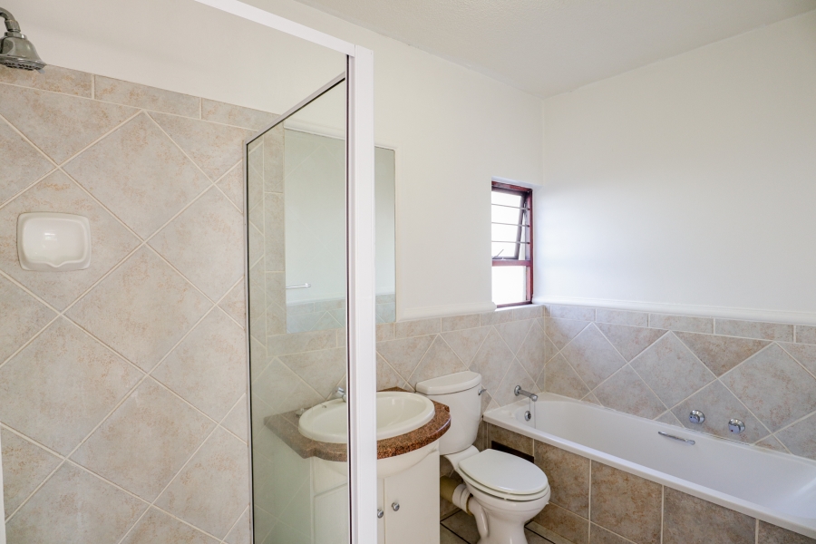 1 Bedroom Property for Sale in River Club Gauteng