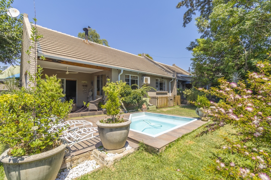 To Let 3 Bedroom Property for Rent in Maroeladal Gauteng